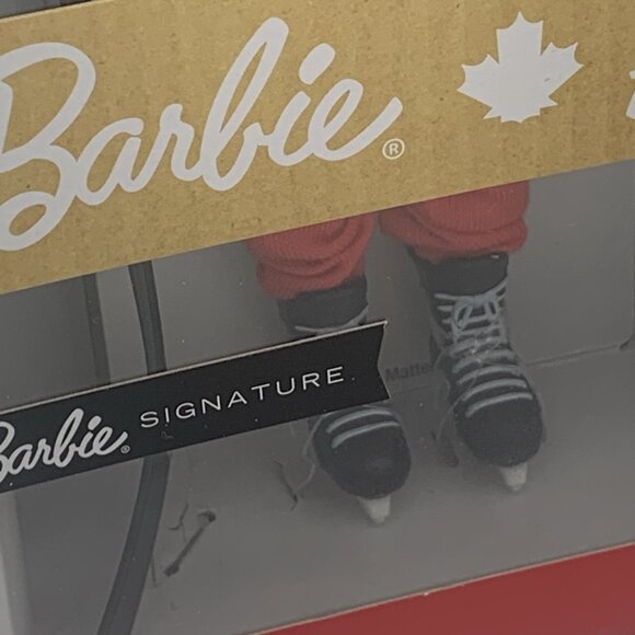 2020 Barbie Signature Doll Tim Hortons Hockey Canada New In Box! - Picture 6 of 9